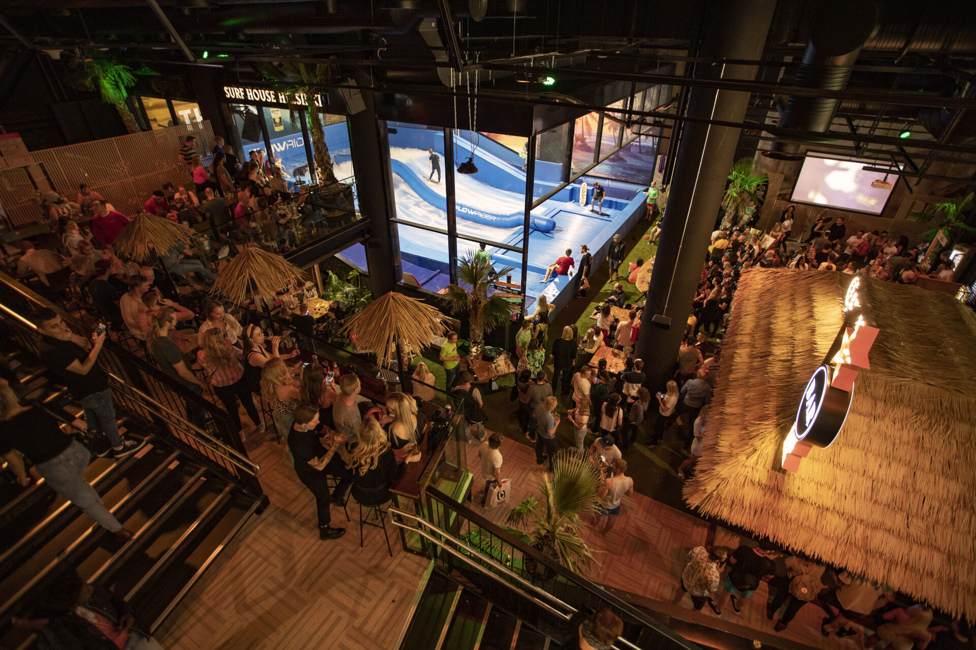 Surf House Helsinki pikkujoulut Pikkujoulut 500 hengelle Helsingissä
